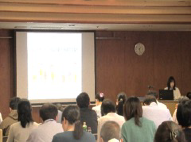 高齢者虐待の防止と対応に関する研修の様子の写真