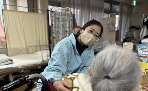 デイサービス介護職｜（ケアスタッフ）