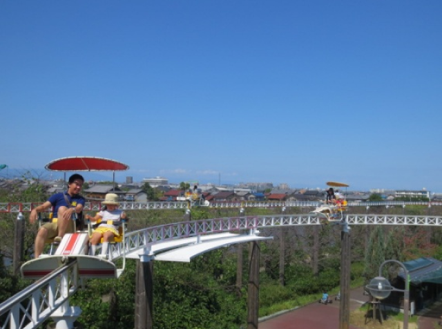 サイクルモノレールと足踏み式ゴーカート（有料） の写真